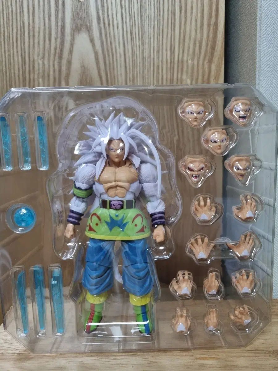 ブラックホール トイ ドラゴンボール SUPERサイヤ人5 FML 9,657円