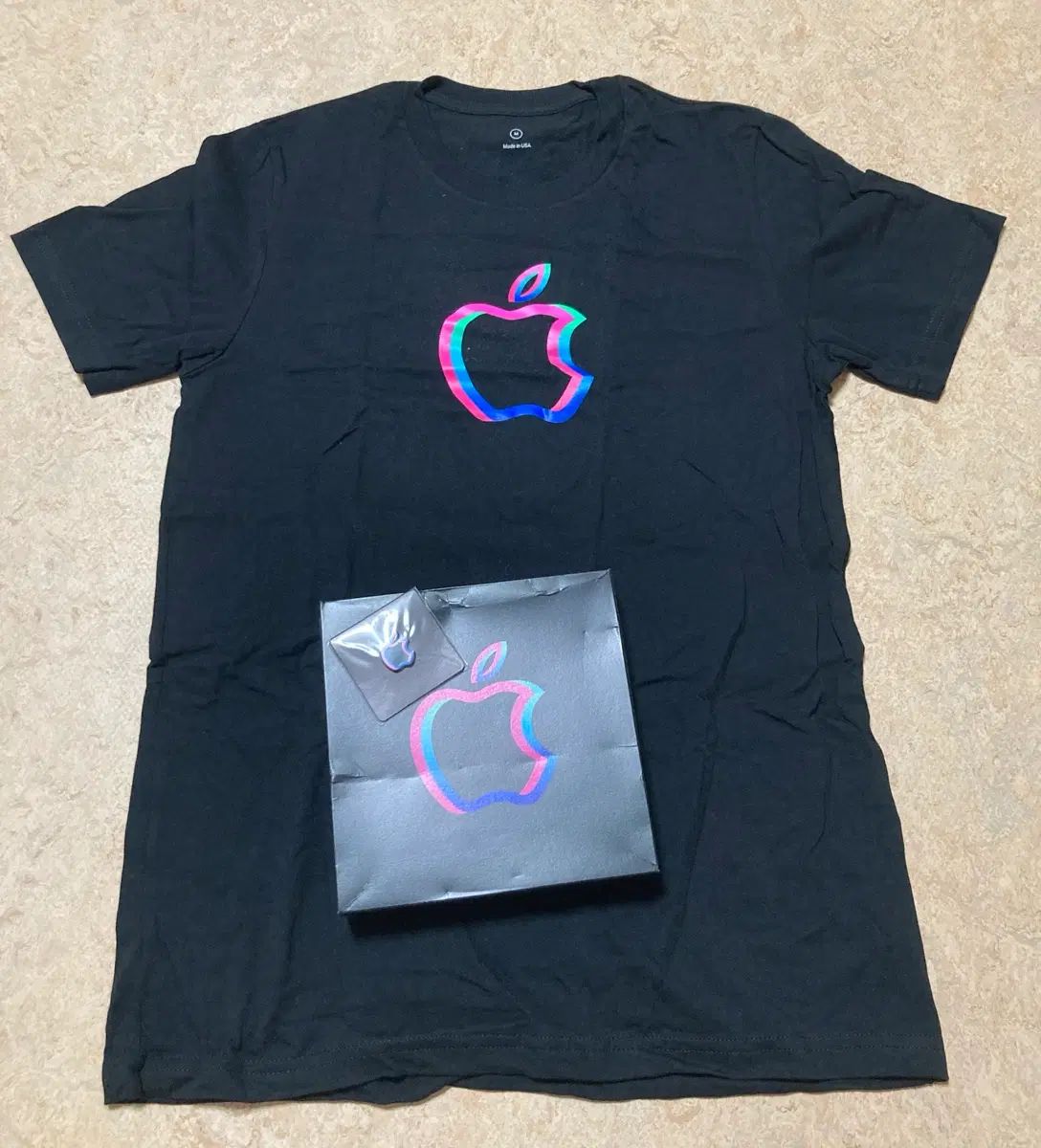 アップル Apple 渋谷 Tシャツ 2種 バッジ まとめ 6,478円