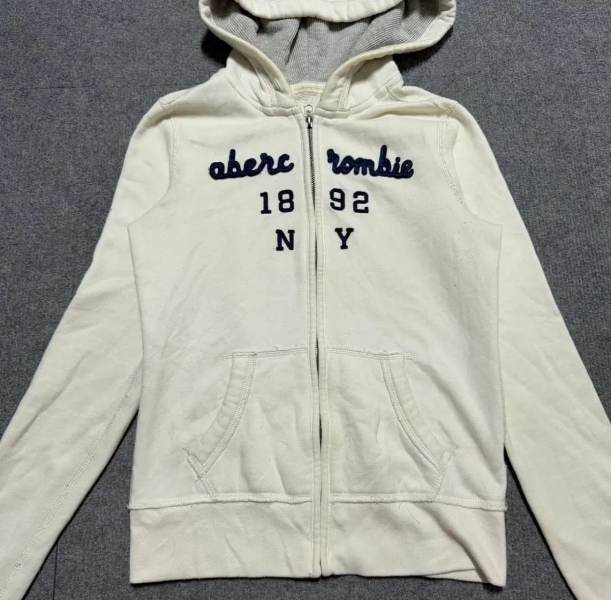 アバクロンビー 白 WHO ジップアップ XL 6,788円