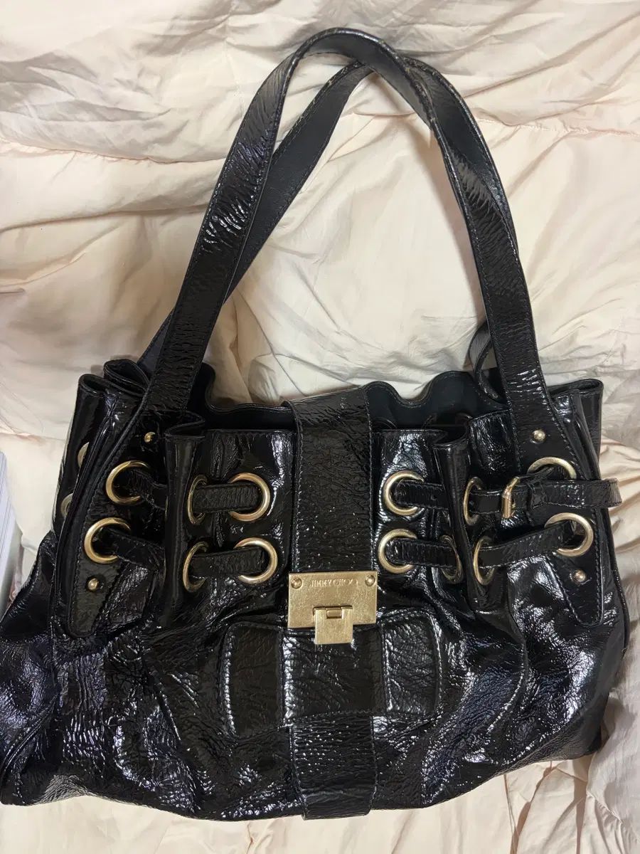 ジミーチュウ ブラック エナメル ショルダーバッグ 出品 32,555円