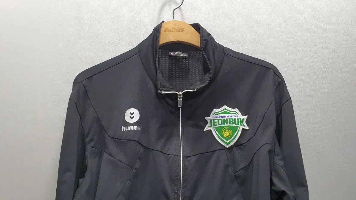 全北現代(チョンブクヒョンデ) hummel(ヒュンメル) トレーニングウエア トップス 2XL (身幅55cm 縦72cm)