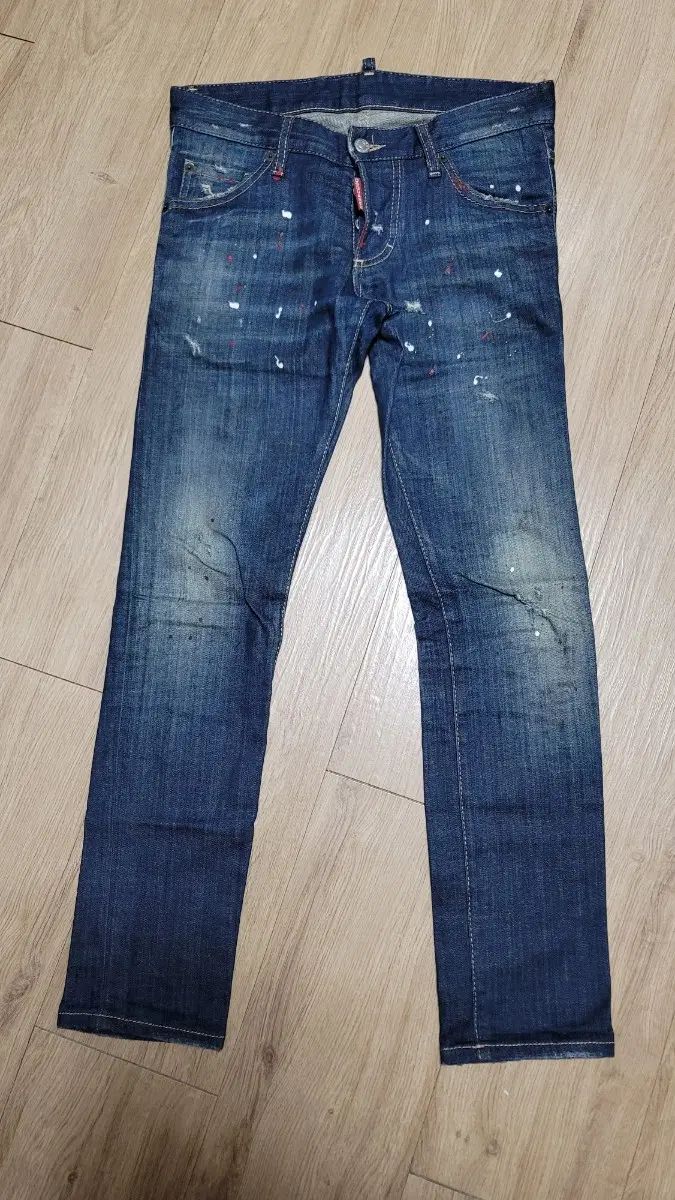 DSQUARED2 S74LA0594 赤タブ クレメンツフィット ダーティー ペインティング EU44 7,258円