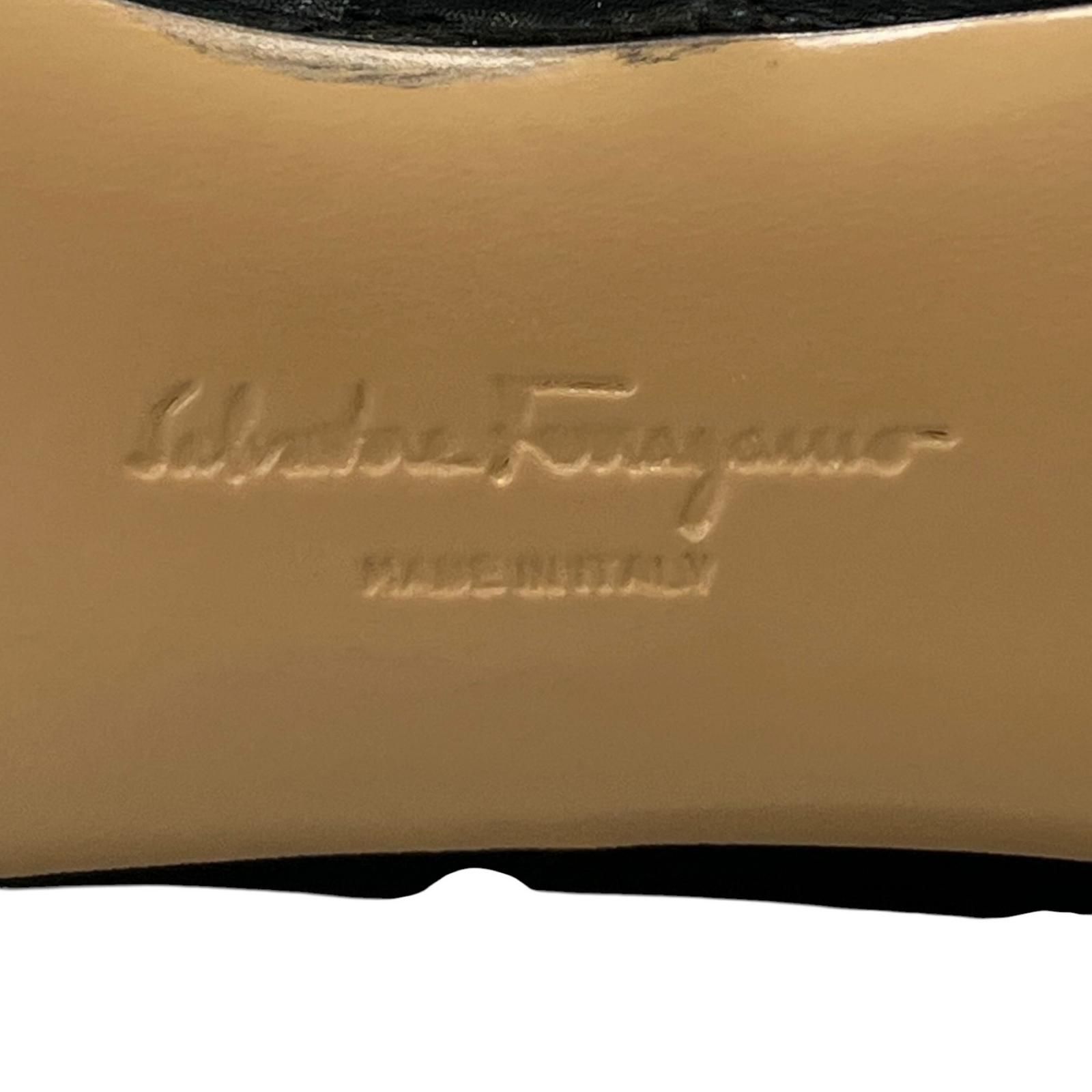 美品▲Salvatore Ferragamo サルヴァトーレフェラガモ RENE C ガンチーニ金具 レザー アンクルブーツ ブラック 8.5 伊製 レディース