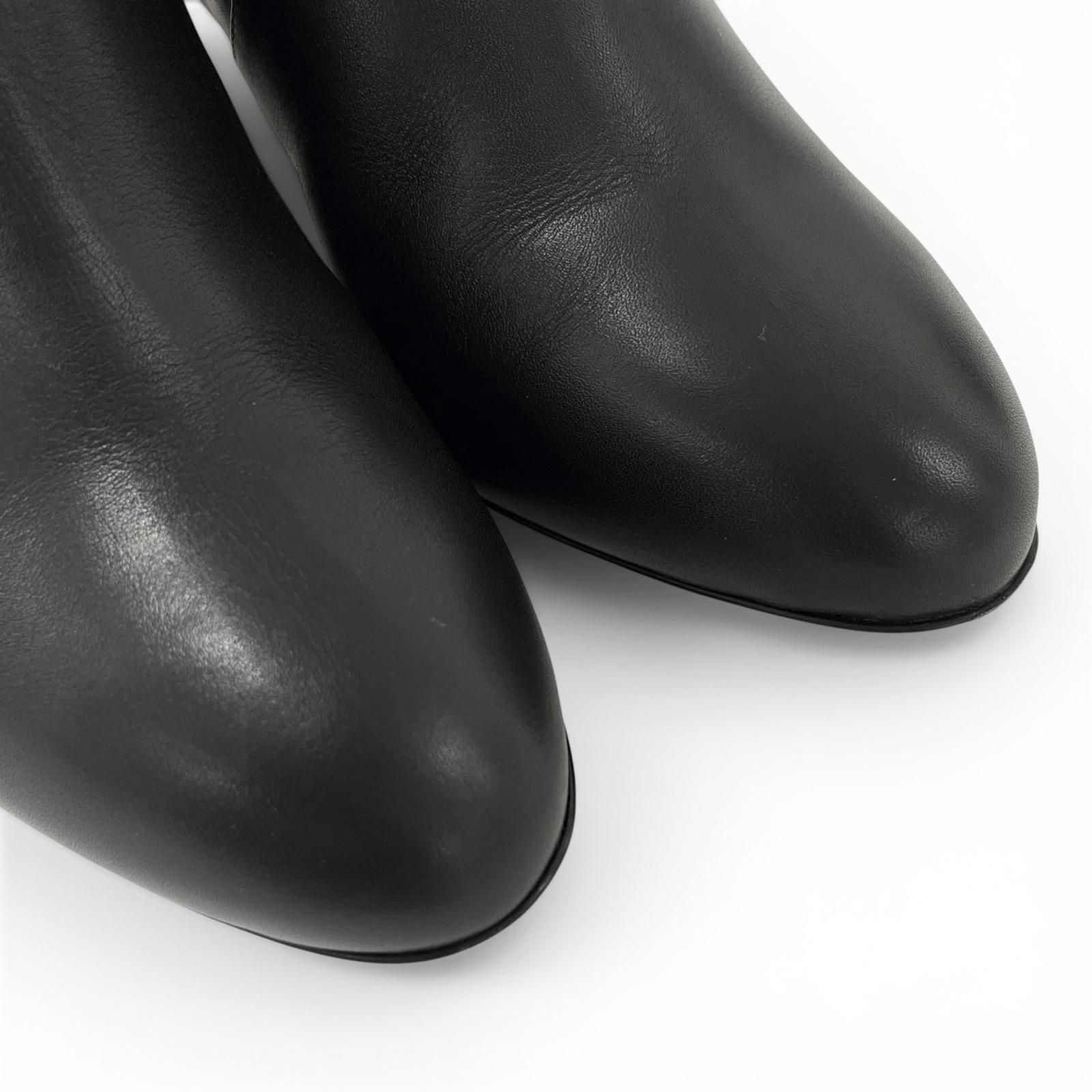 美品▲Salvatore Ferragamo サルヴァトーレフェラガモ RENE C ガンチーニ金具 レザー アンクルブーツ ブラック 8.5 伊製 レディース