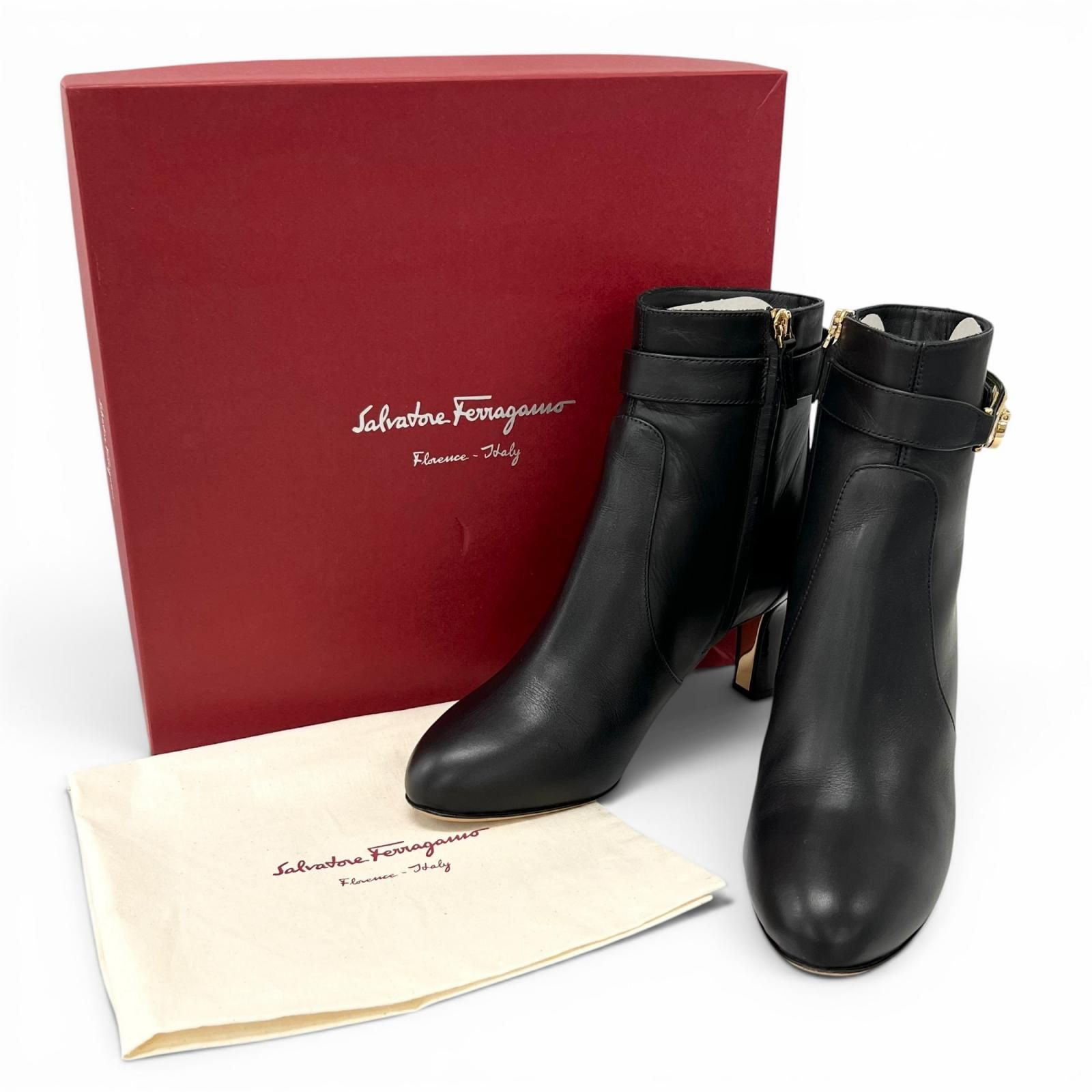 美品▲Salvatore Ferragamo サルヴァトーレフェラガモ RENE C ガンチーニ金具 レザー アンクルブーツ ブラック 8.5 伊製 レディース