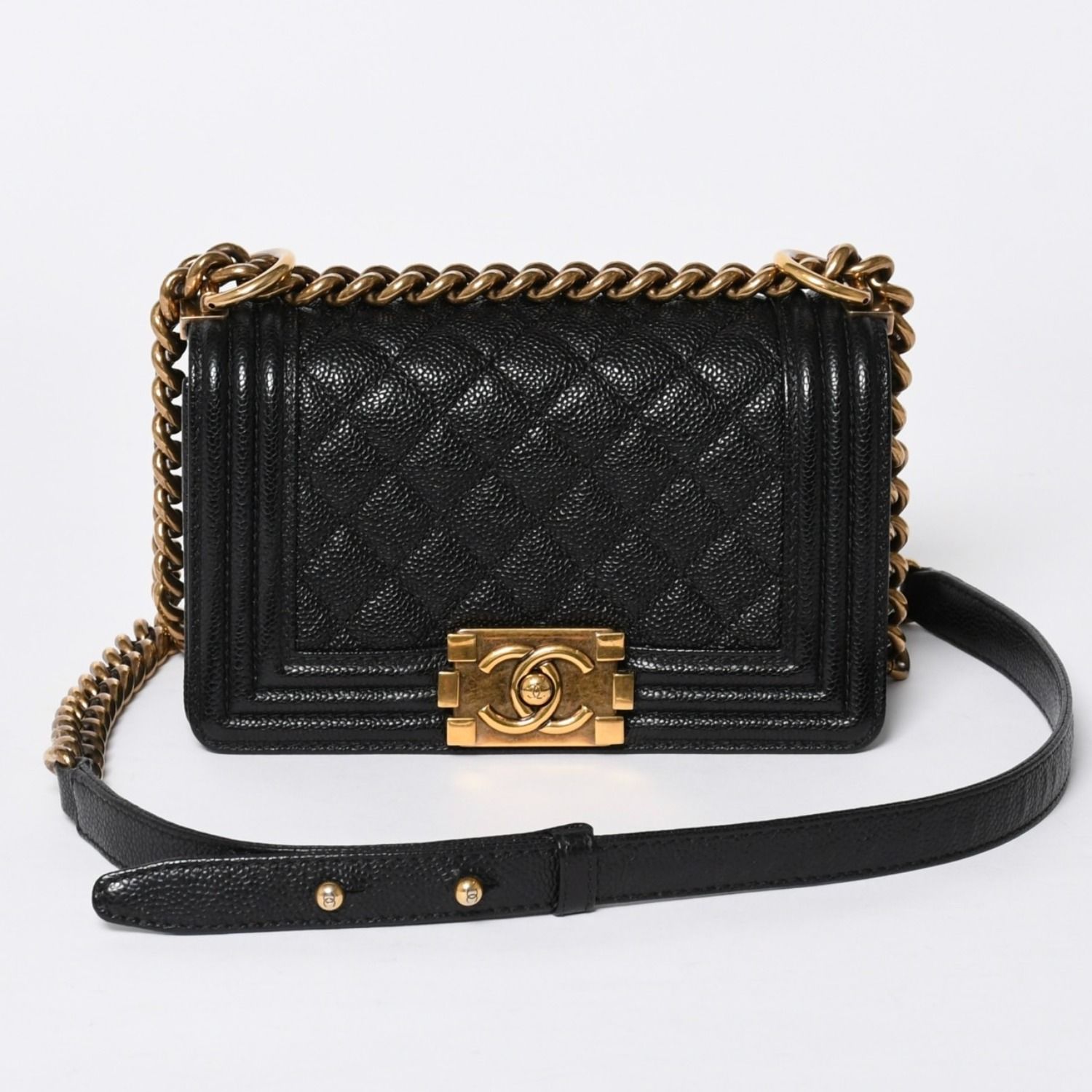 CHANEL シャネル ボーイシャネル ショルダーバッグ チェーンショルダーバッグ 19番台 キャビアスキン ココマーク ブラック ゴールド金具 美品 中古 4a006436 346,500円