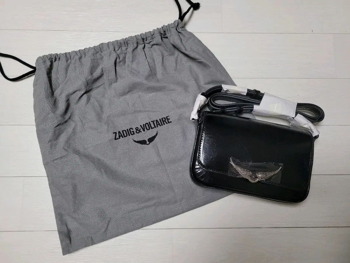 ZADIG&VOLTAIRE ザディグ・エ・ヴォルテール 新商品 出品 49,559円