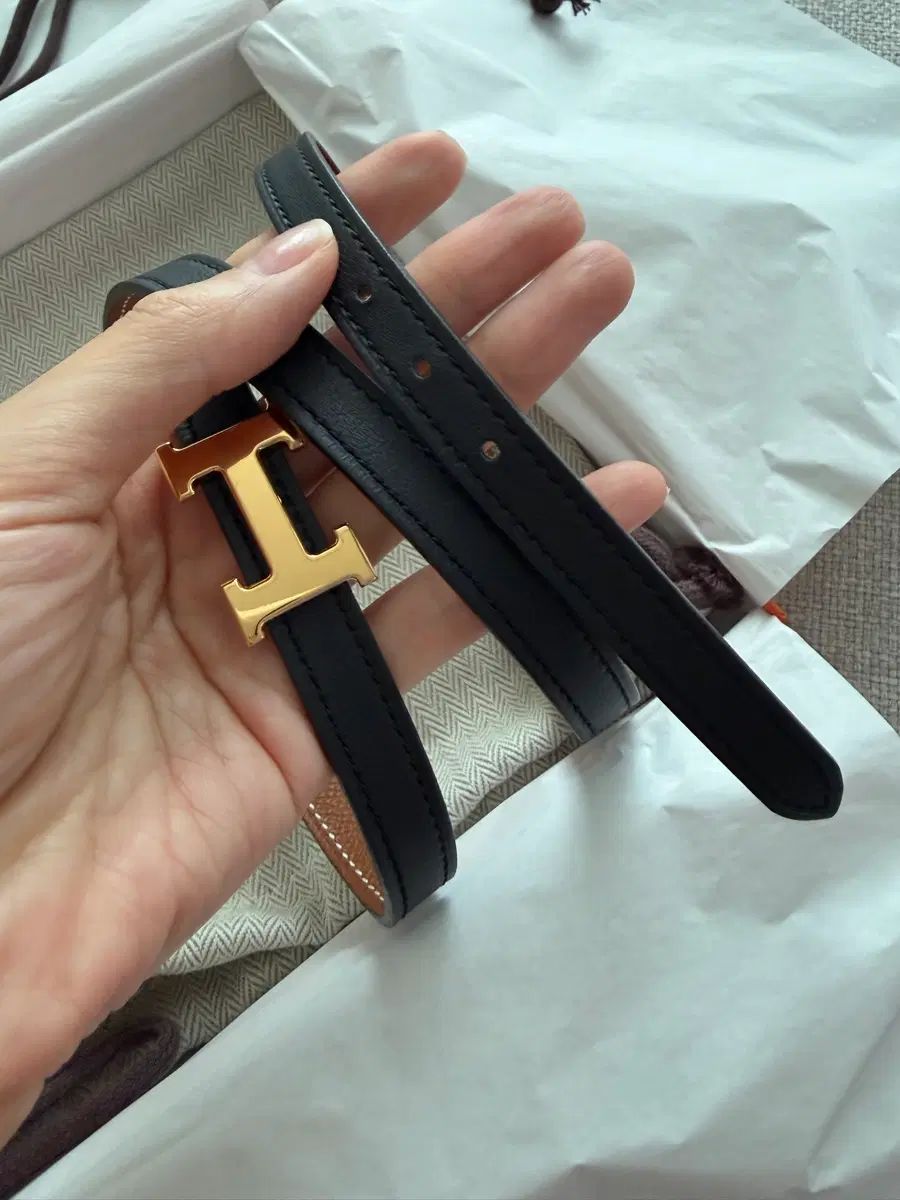 Hermes エルメス ベルト 正規品 ほぼ新品 サイズ 70 公式ホームページ 購入 77,139円