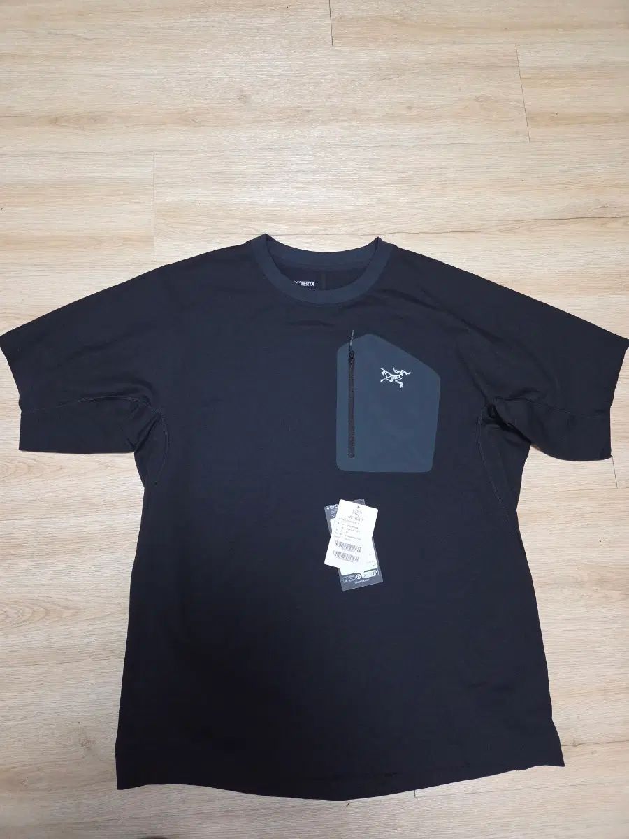 ARC'TERYX コンシール ポケット Tシャツ ブラックM (100 105)