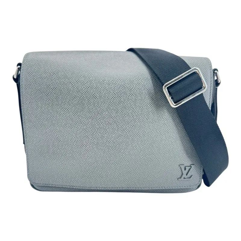 LOUIS VUITTON　ルイヴィトン　 中古品　USED-AB　M30851　ディストリクトPM　NV3　タイガ・レザー　ショルダーバッグ　グレー　g3100427927900169　メンズ　かんてい局宜野湾愛知店
