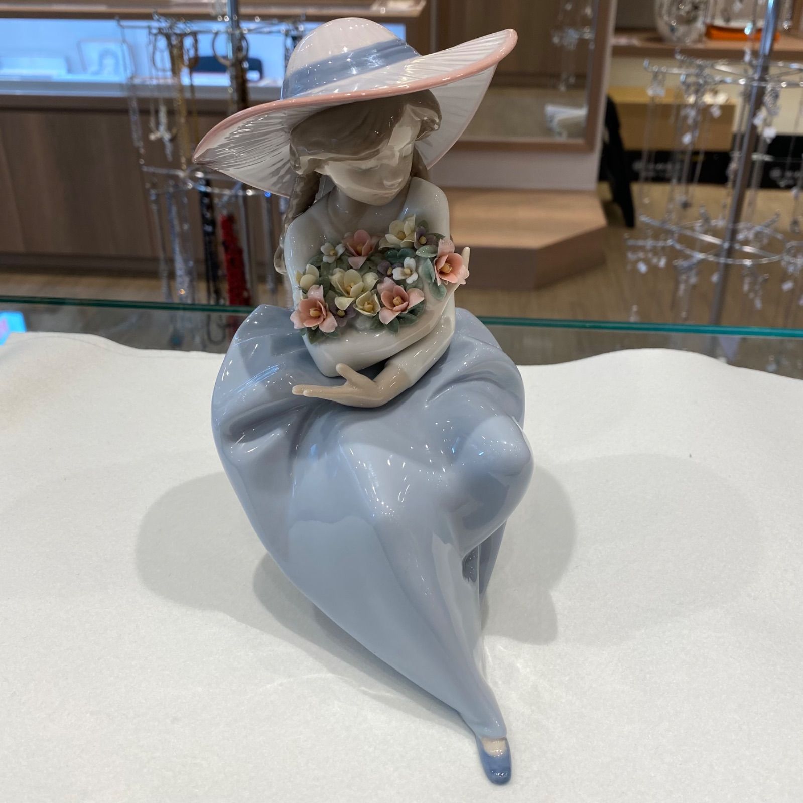 リヤドロ　花の香りに包まれて　新つ8-0811☆ 11,550円