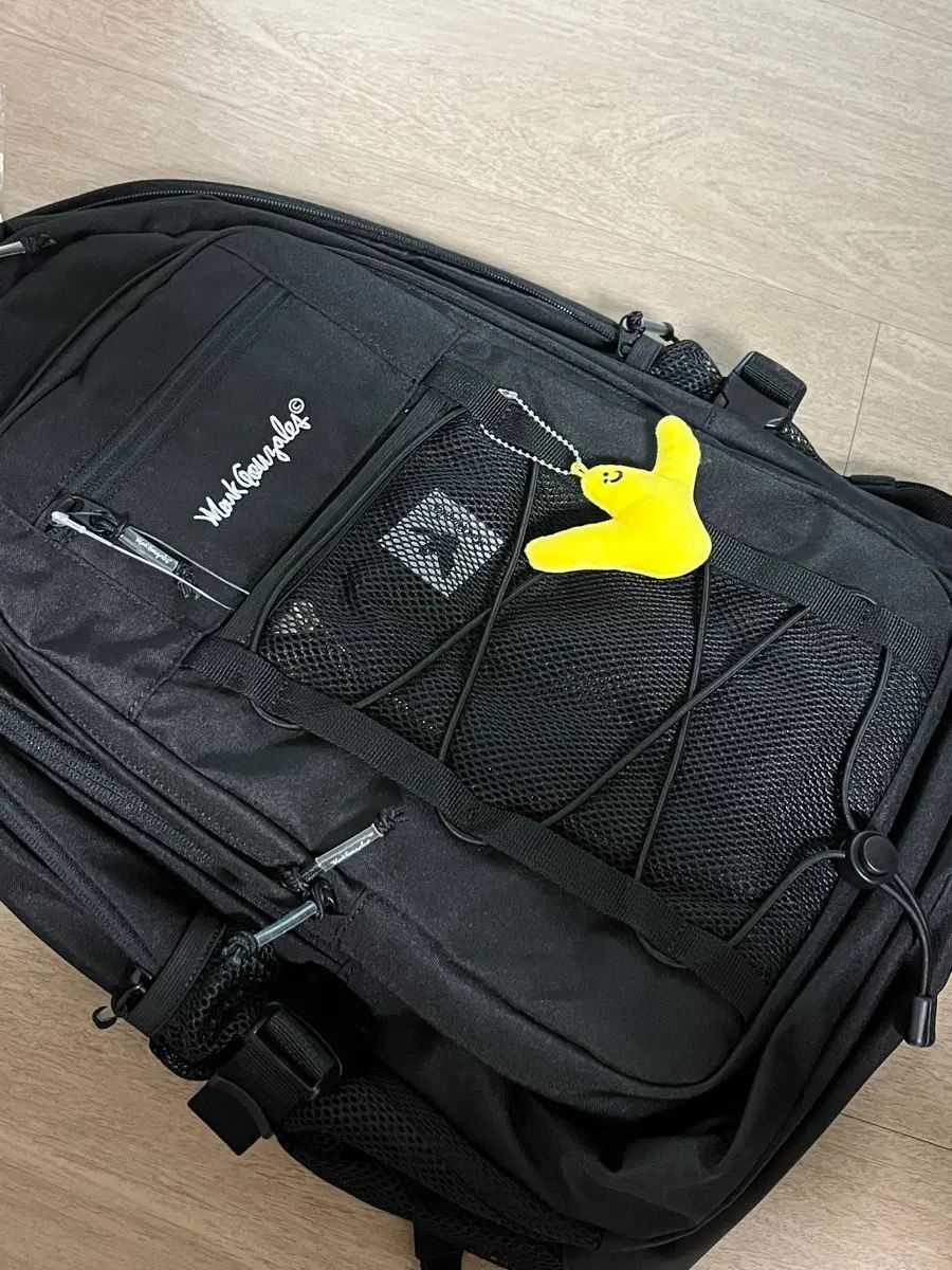 <新品>マークゴンザレス バックパック ブラック イエロー キーホルダー