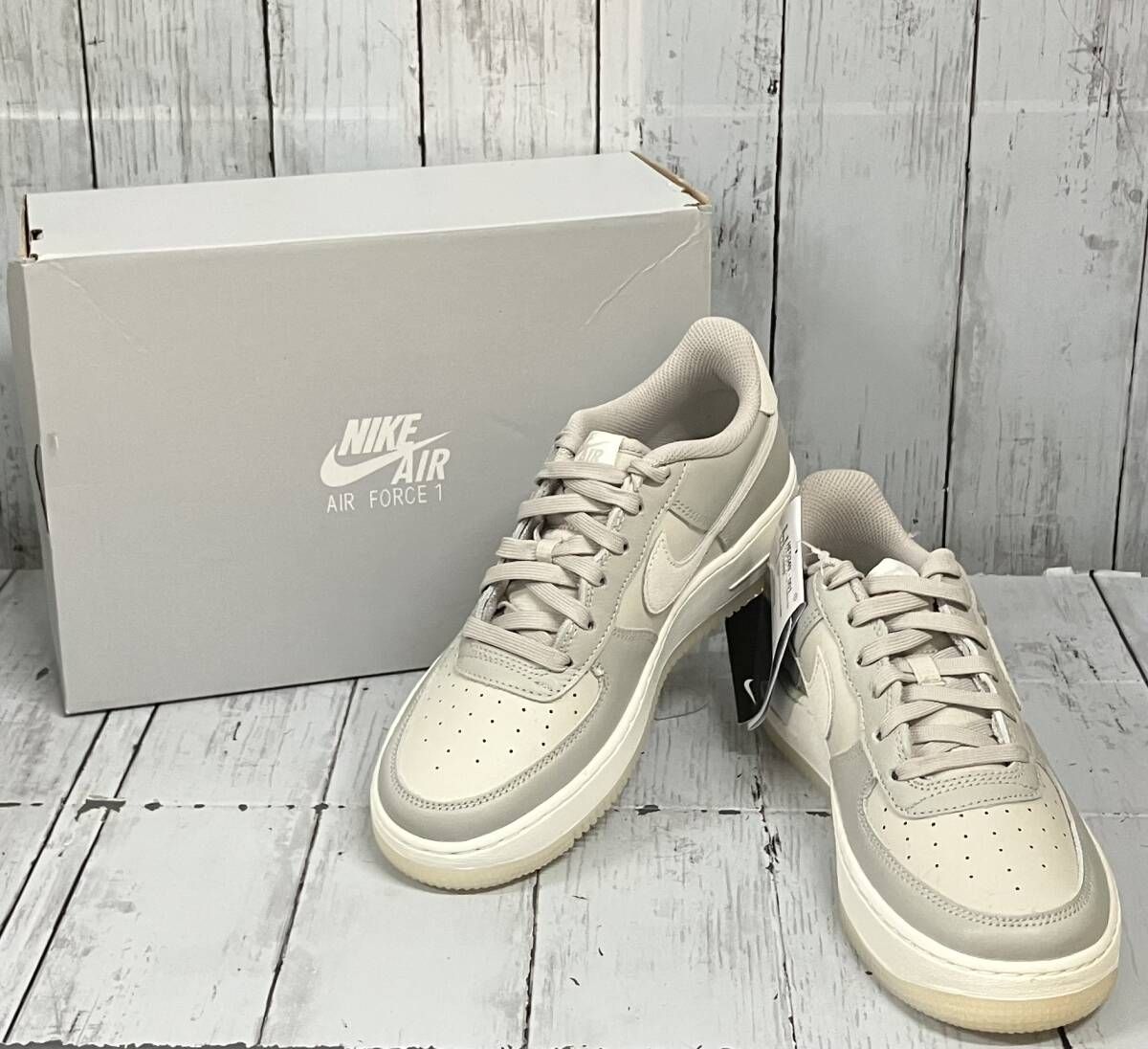 【箱あり】NIKE ナイキ AIR FORCE 1 LV8 5 エアフォースワン レディース スニーカー HF5349-001 24cm グレー ベージュ 9,439円