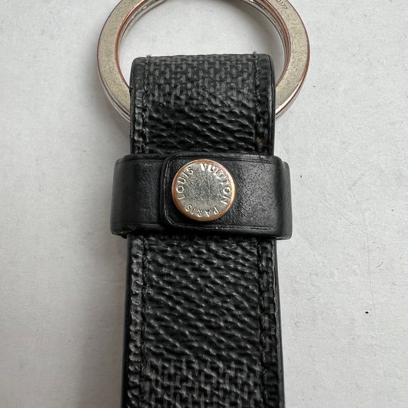 【中古品】 LOUIS VUITTON ルイヴィトン M62706 LVドラゴンヌ ダミエグラフィットキャンバス キーホルダー BLACK 保存袋・箱有 ※使用感あり 【179-260811-io-03-fuzh】