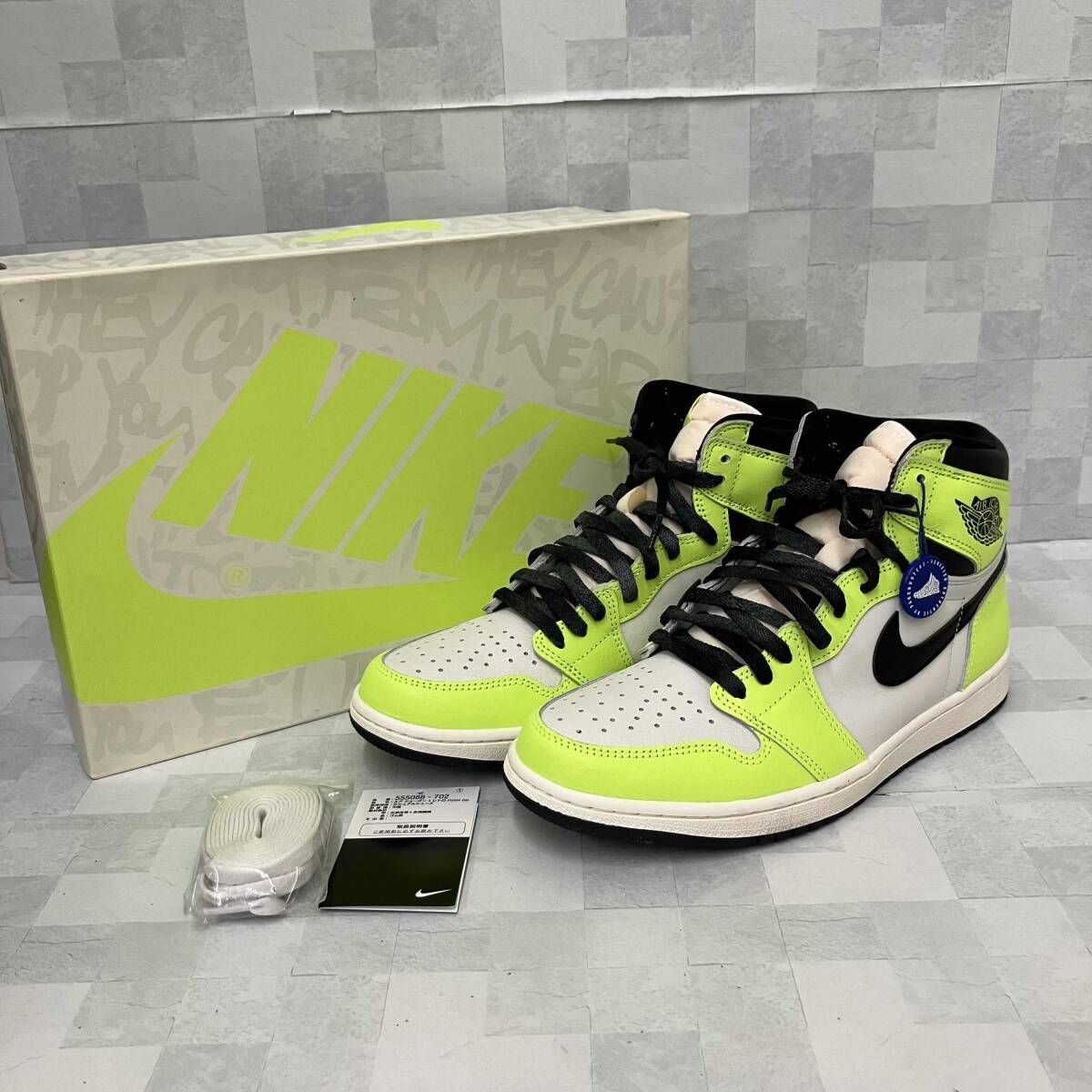 NIKE ナイキ スニーカー Air Jordan 1 Retro High OG 'Volt/Visionaire' 555088-702 28cm ネオンイエロー ブラックホワイト 替え紐 箱あり 6,548円