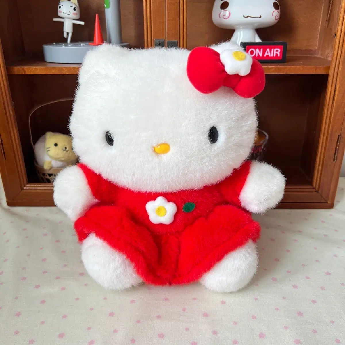 クラシック HELLO KITTY ぬいぐるみ