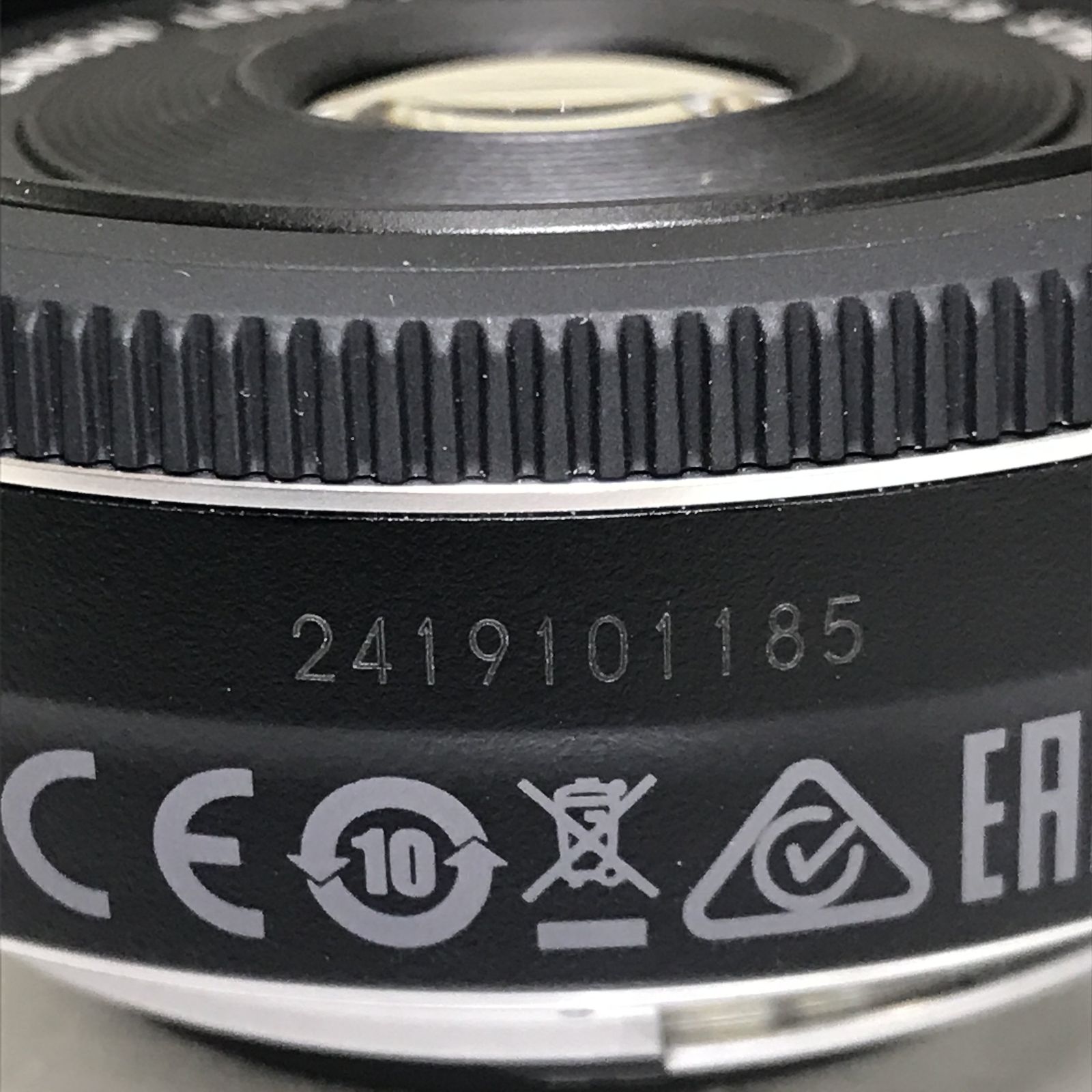 Canon（キヤノン）EF-S 24mm f/2.8 STM　中古・完動品 Canon LENS EF-S 24mm F2.8 STM レンズ 単焦点 カメラ周辺機器
