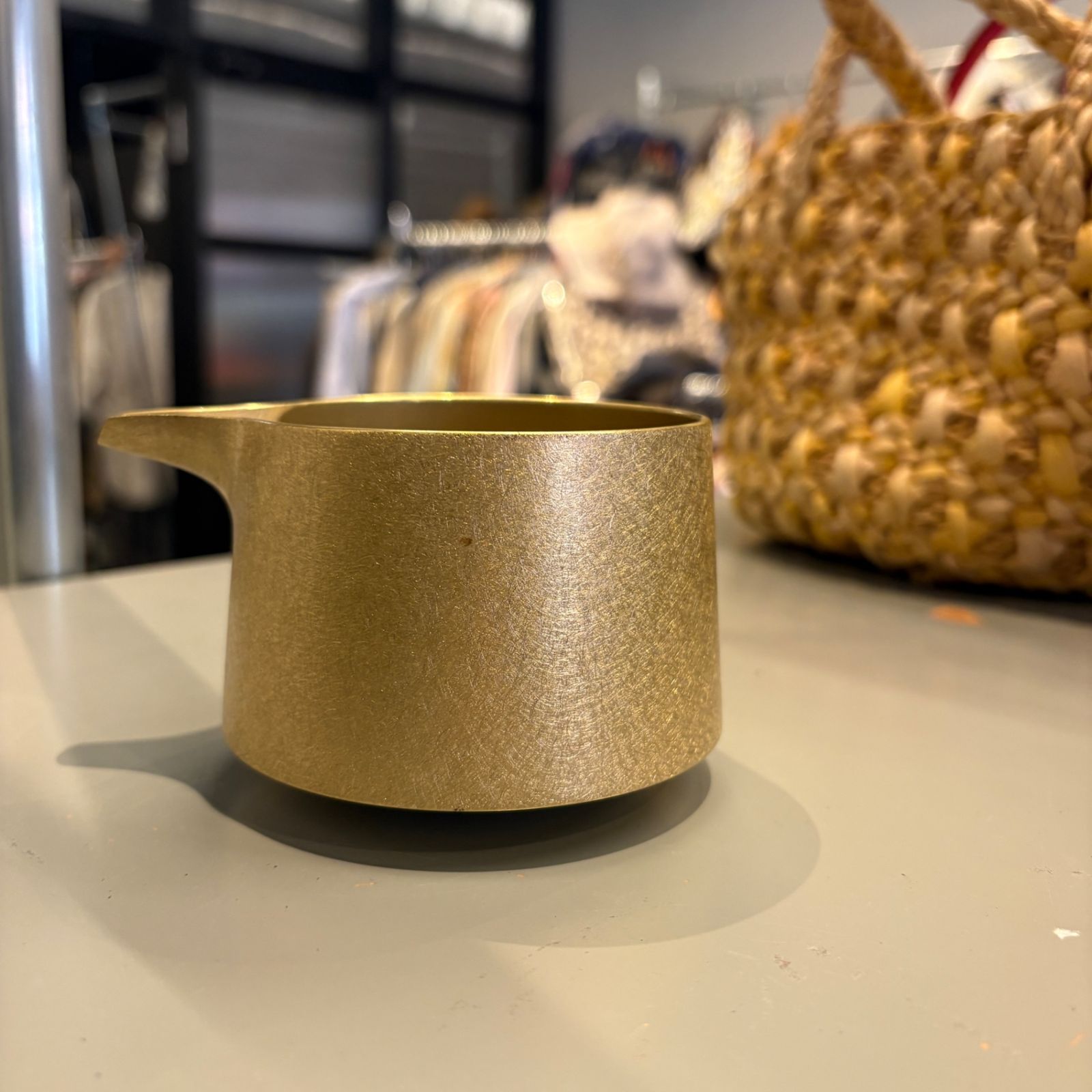 【東あずま店 併売品】 KISEN 酒器 日本酒 アルコール 片口スウィング 定価33000円 金属 金 ゴールド GOLD 加工品 Cold sake server