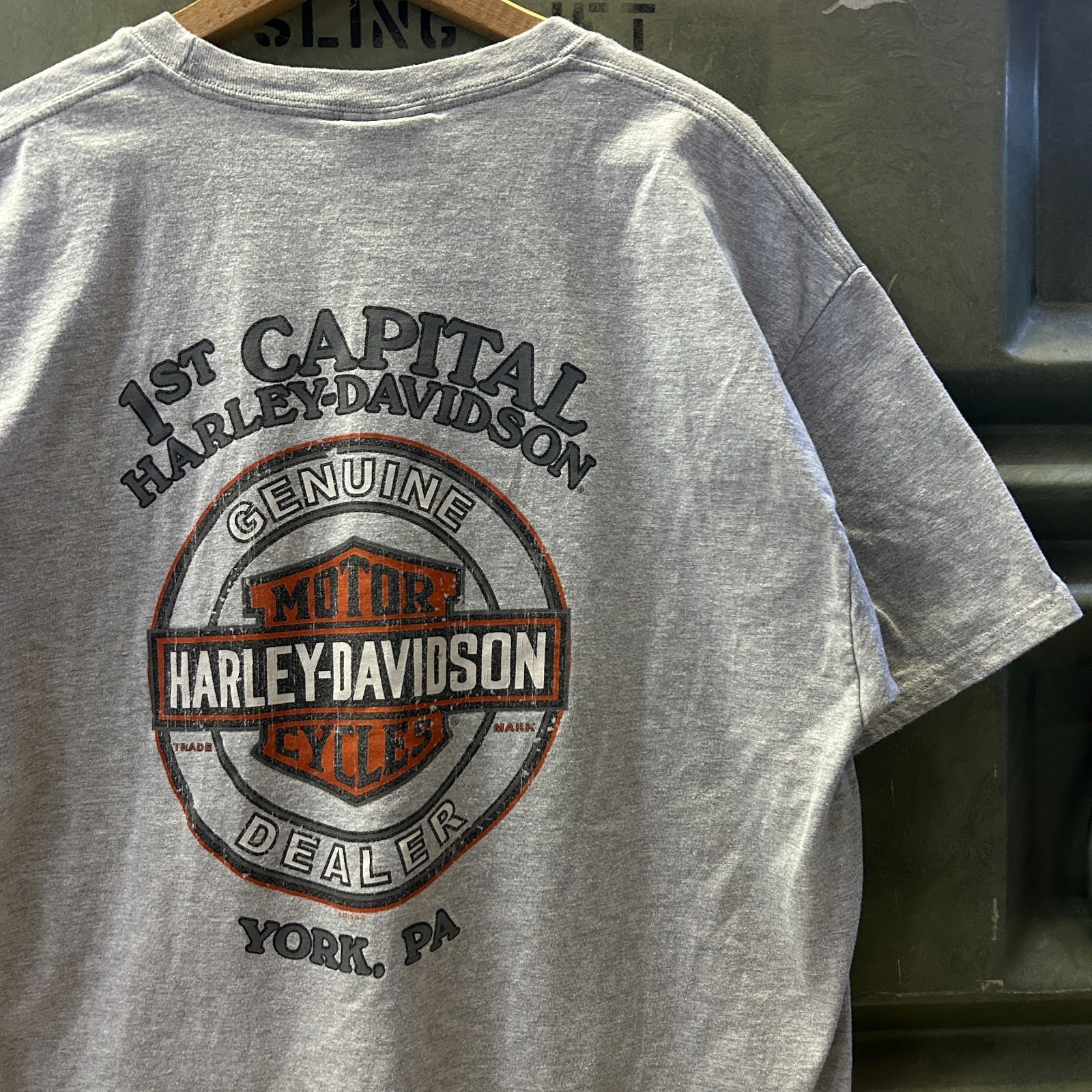 【Harley Davidson】ハーレーダビッドソン シールドロゴ 両面プリント ディーラー限定デザイン ヘザーグレー 6,320円