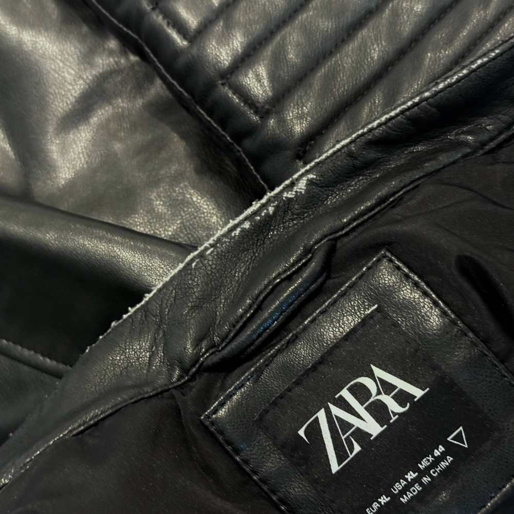 https://assets.mercari-shops-static.com/-/large/plain/2JVE2GyDVsDASNAxQBh6SK.jpg@jpg