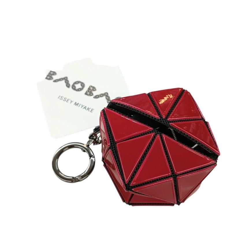 BAO BAO ISSEY MIYAKE バオ バオ イッセイ ミヤケ ミニ キューブチャーム BB13-AG721-24 ボルドー系 G00330 9,546円