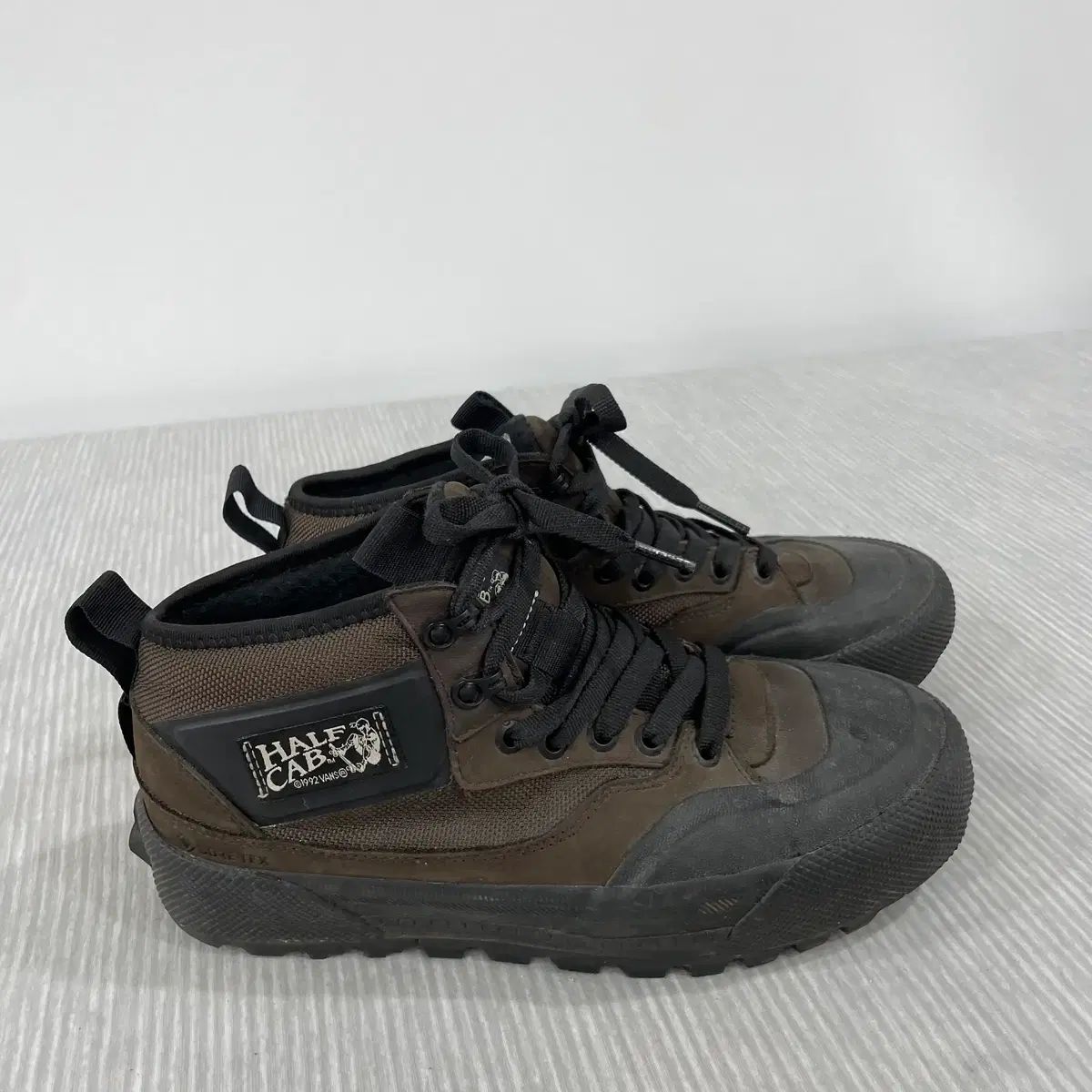 VANS ヴァンズ ハーフ キャップ ゴアテックス MTE-3 ブラック ブラウン 250mm