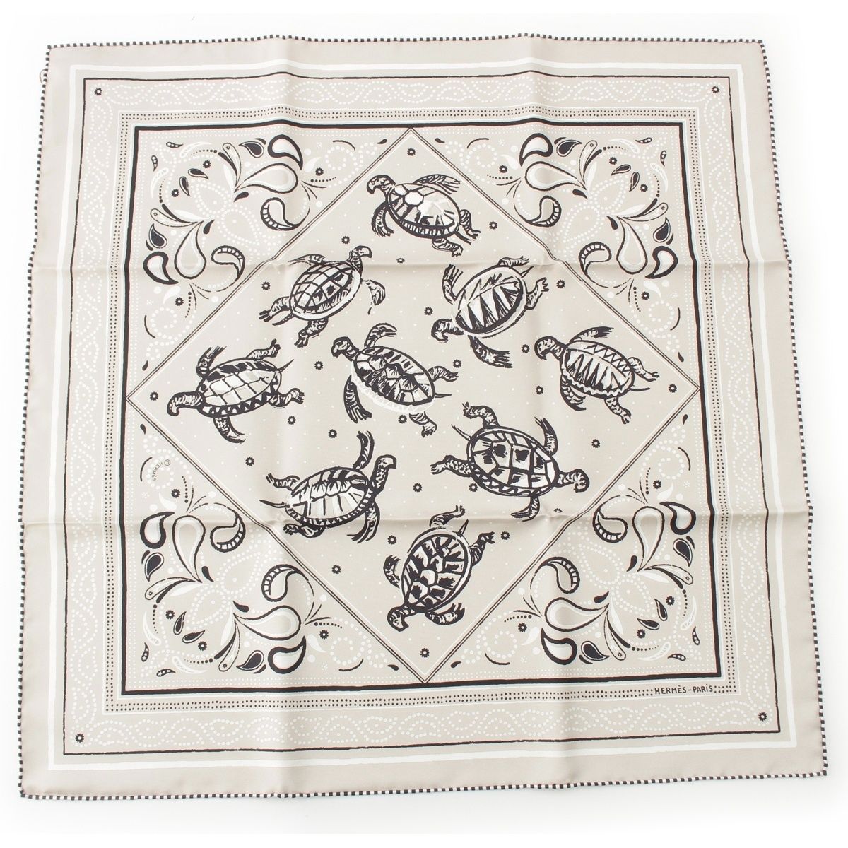 エルメス カレ55 シルク LES TORTUES BANDANA バンダナのカメ スカーフ Grge / Noir / Blanc【中古】