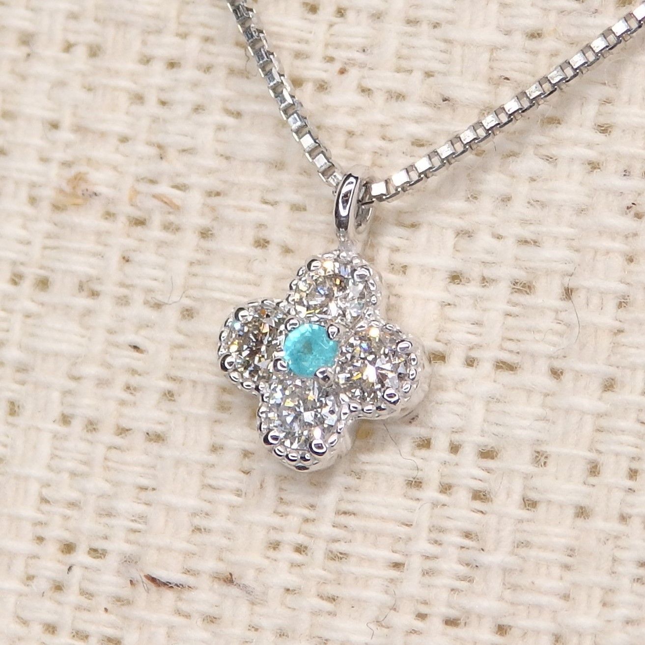 パライバトルマリン ネックレス チェーン付 A0133 0.01ct Pt 四葉 クローバー