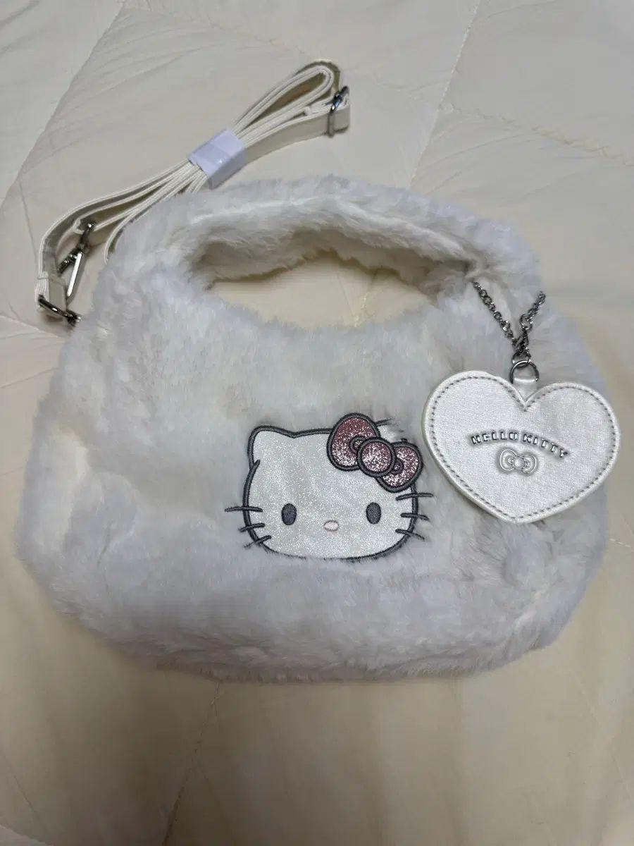 ハローキティ 白 ファー バッグ