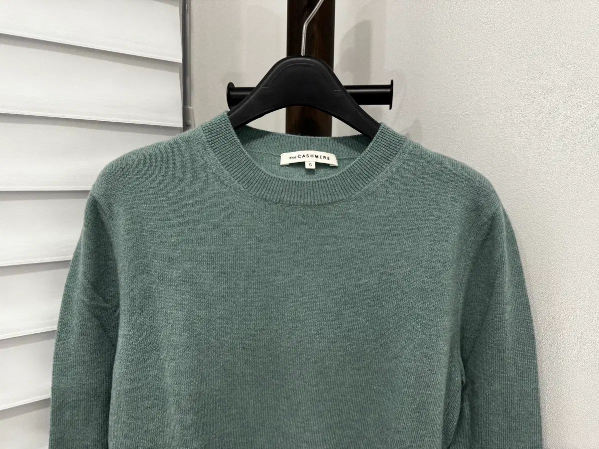 the CASHMERE カシミア 100% ミント セージ ニット 6,234円