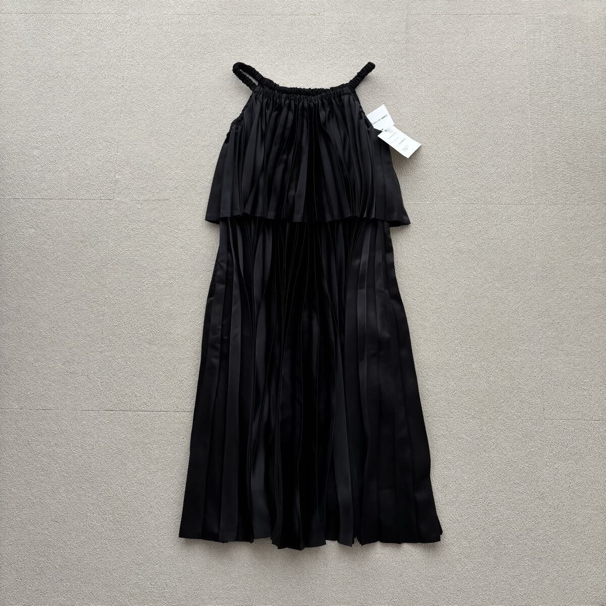 26ss 未使用 noir kei ninomiya COMME des GARCONS ケイニノミヤ エステル サテン ワンピース レイヤード プリーツ ドレス M 80806 0240 29,250円