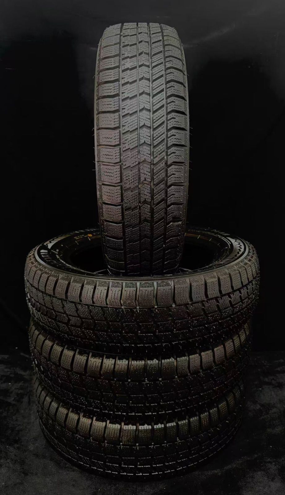 21年製　中古タイヤ4本セット　GOODYEAR 155/65R14 75Q 8分山　スタッドレスタイヤ　T-241