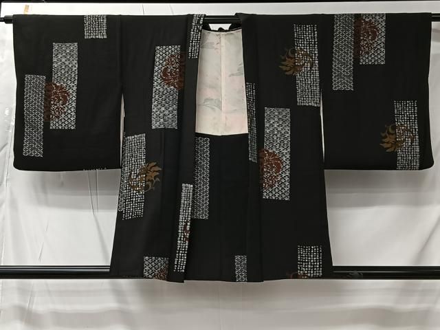 平和屋着物＃羽織　寿光織　色紙草花文　黒地　金銀糸　正絹　逸品　CABK0030ua