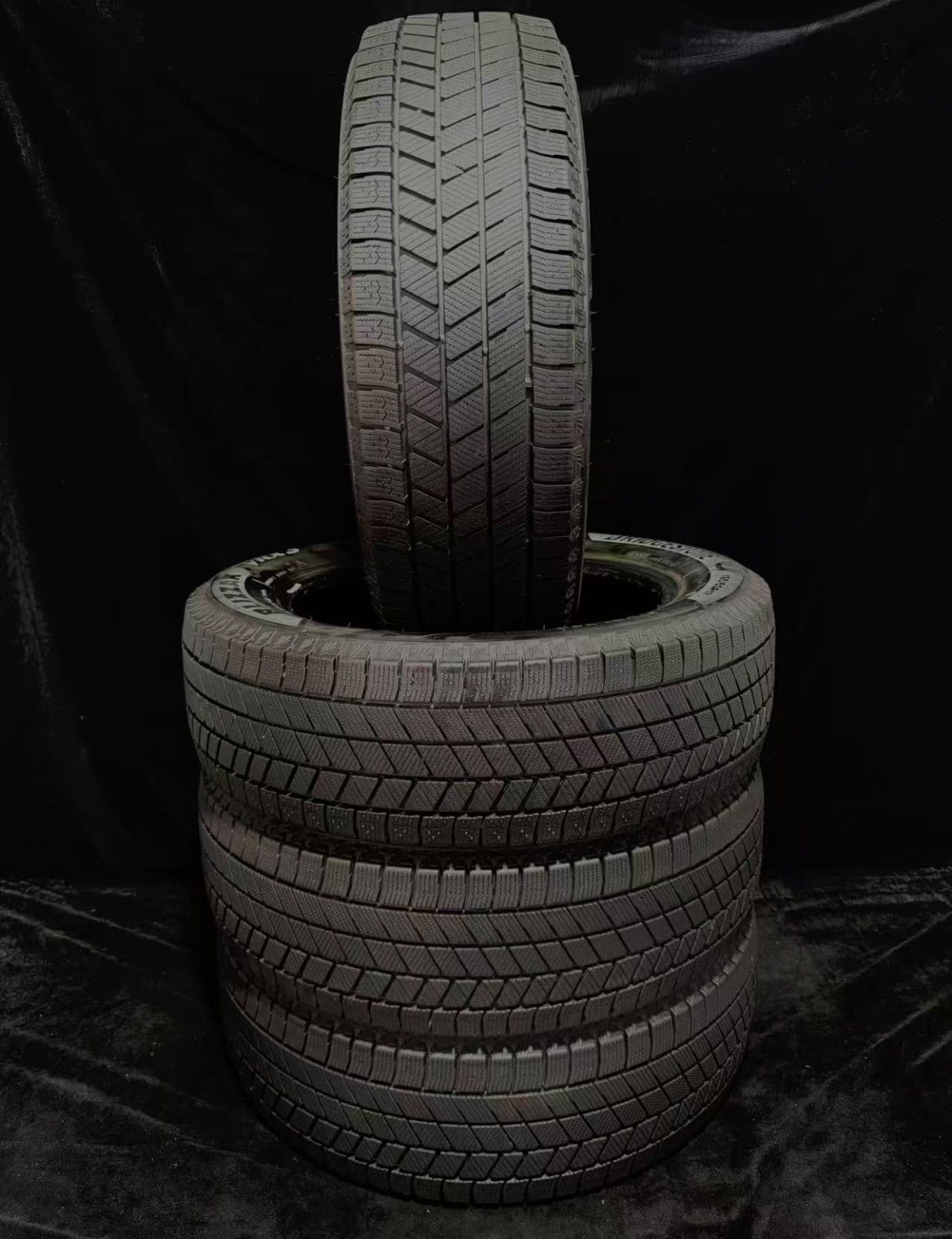 24年製　中古タイヤ4本セット　ブリヂストン　195/60R17 90Q　8分山　スタッドレスタイヤ　T-247
