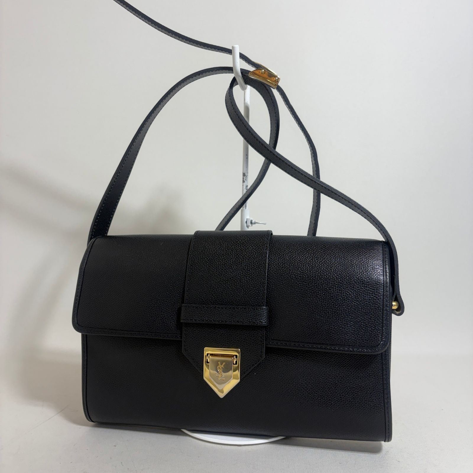 2607-223｜イヴサンローラン ショルダーバッグ レザー ブラック 24,150円