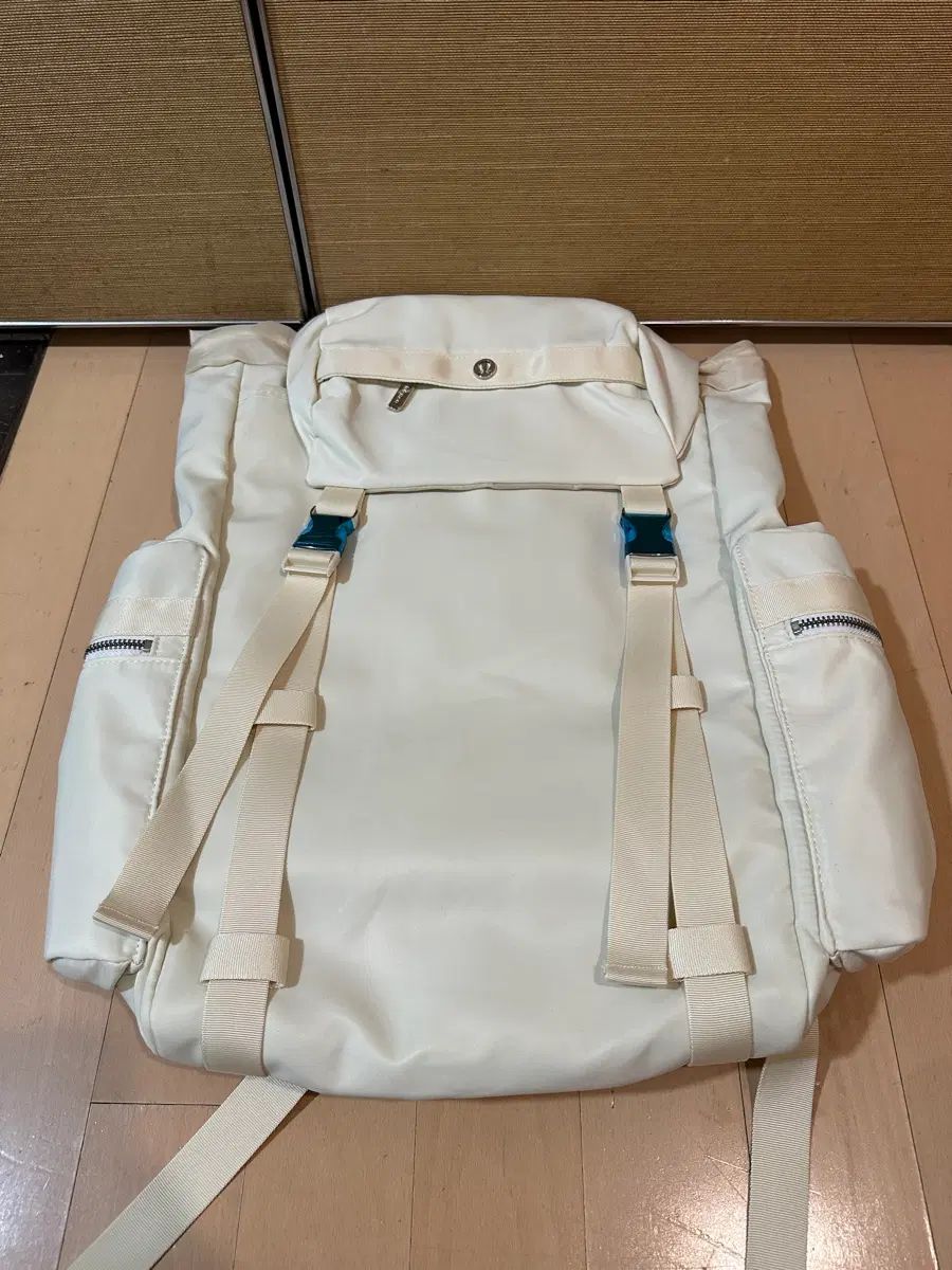 ルルレモン ワンダラー 19L アイボリー