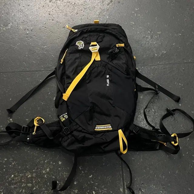 マウンテンハードウェア(Mountain Hardwear) FLUID 18 バックパック