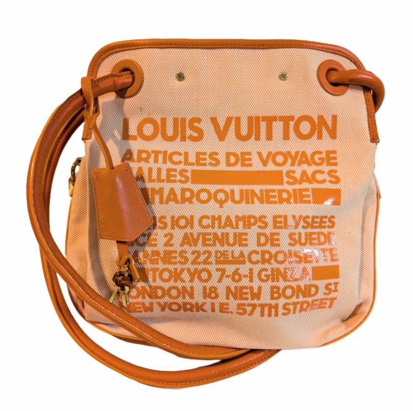 ルイヴィトン LOUIS VUITTO　トラベルアーティクル デ ヴォワヤージュ ショルダーバッグ