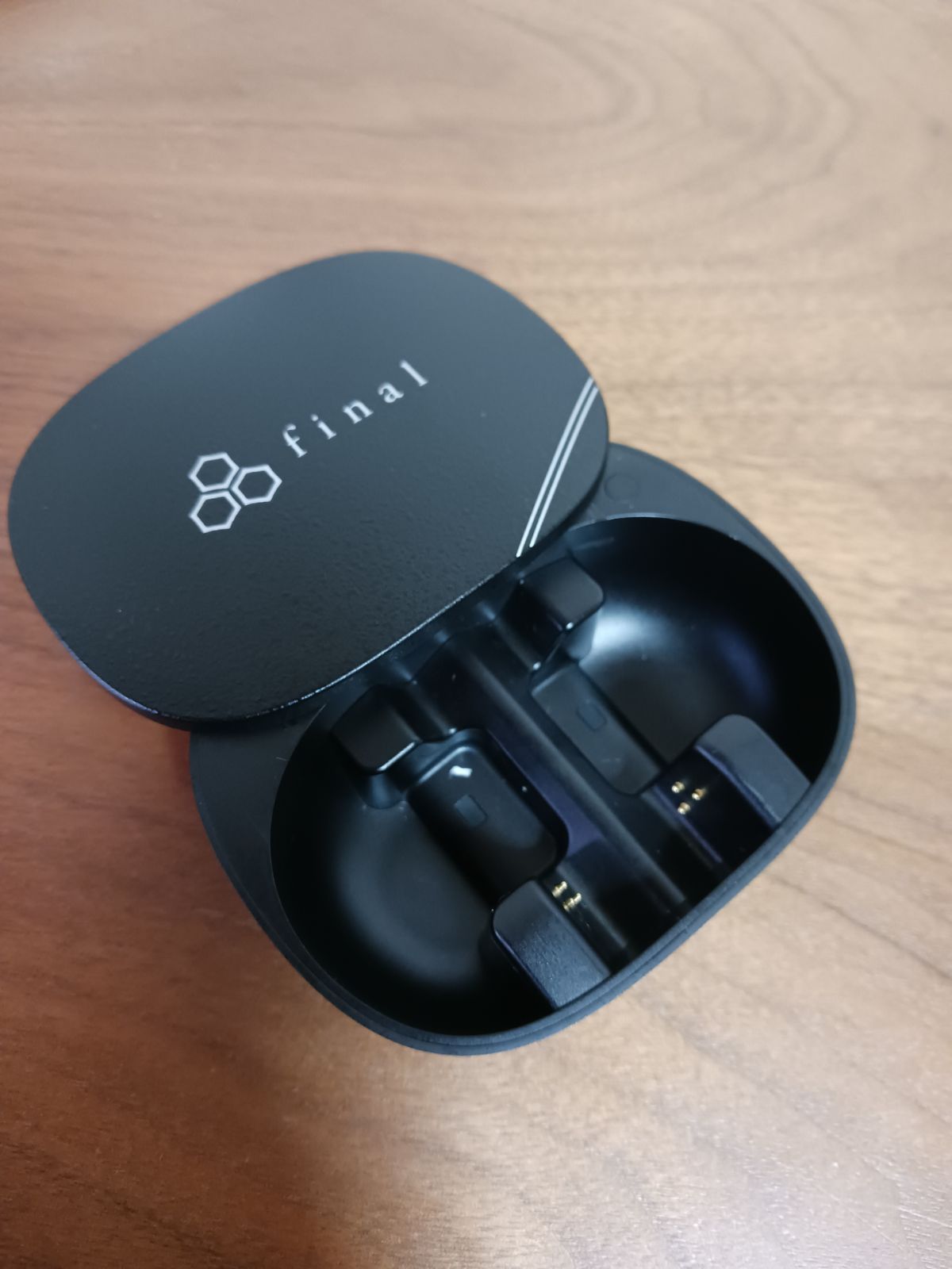 Good Condition [Final] ZE8000 FI-ZE8DPLTW MK2 Wireless Earphone Charging Case Black