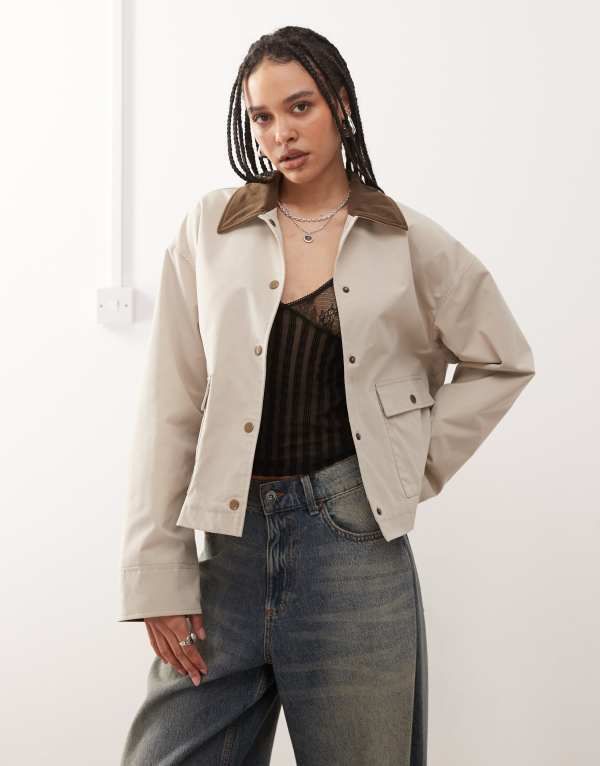 ノイジーメイ レディース アウター ジャケット・ブルゾン コントラスト ジャケット Noisy May contrast collar lightweight barn jacket in stone