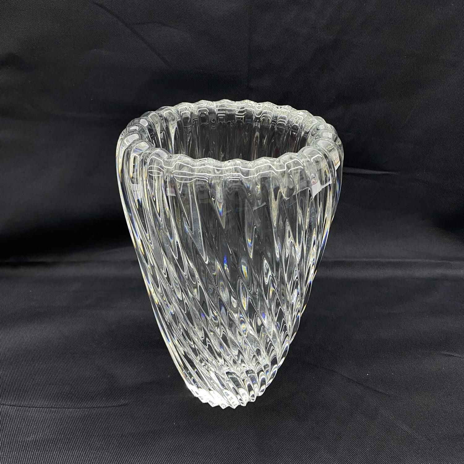 BACCARAT　バカラ　フラワーベース　花瓶　正規品中古 ☆加古川物流】中古 Baccarat バカラ クリスタル フラワーベース 花瓶