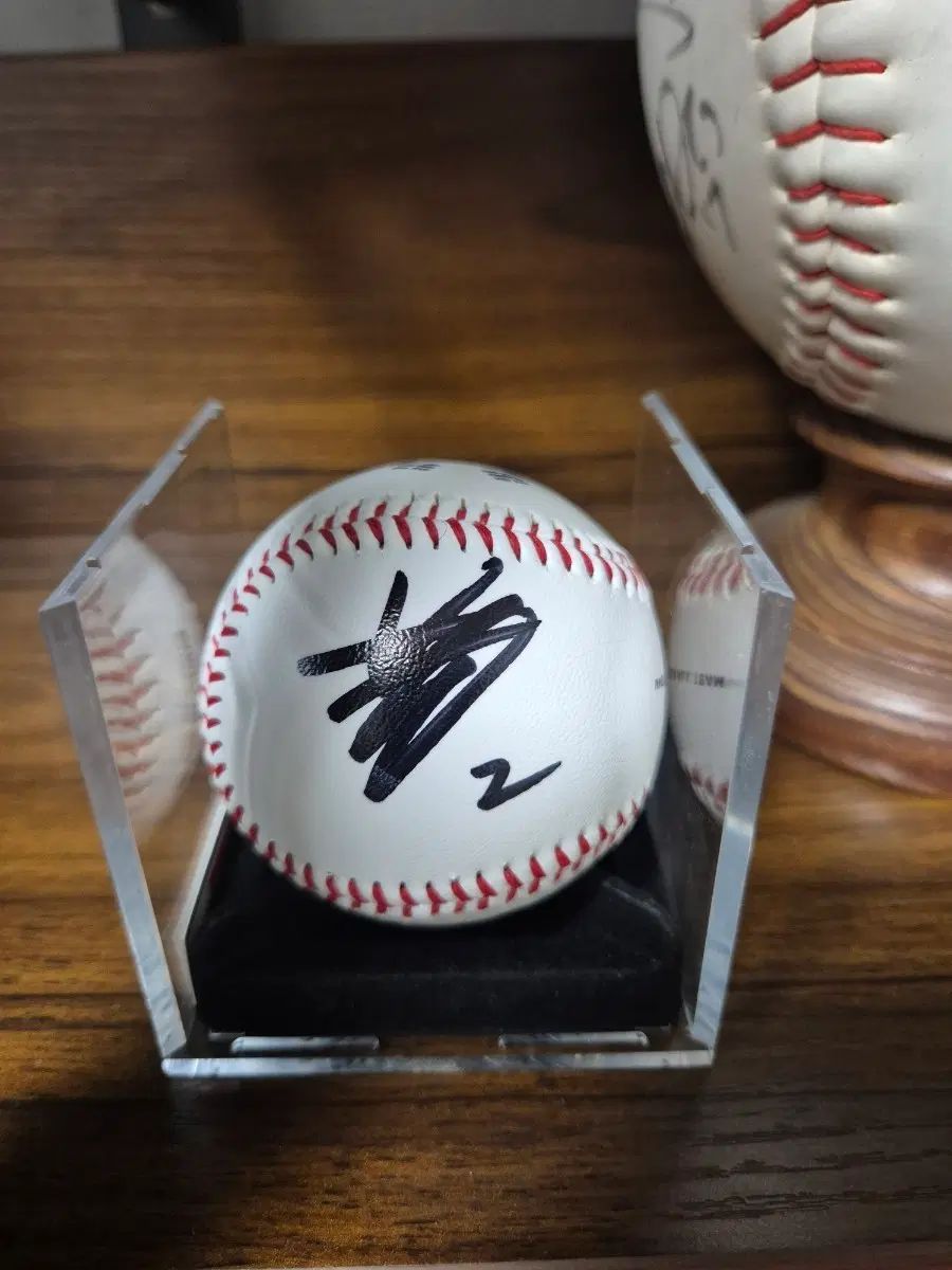 LG TWINS ムーン・ボギョン コリアボール 野球ボール サインボール