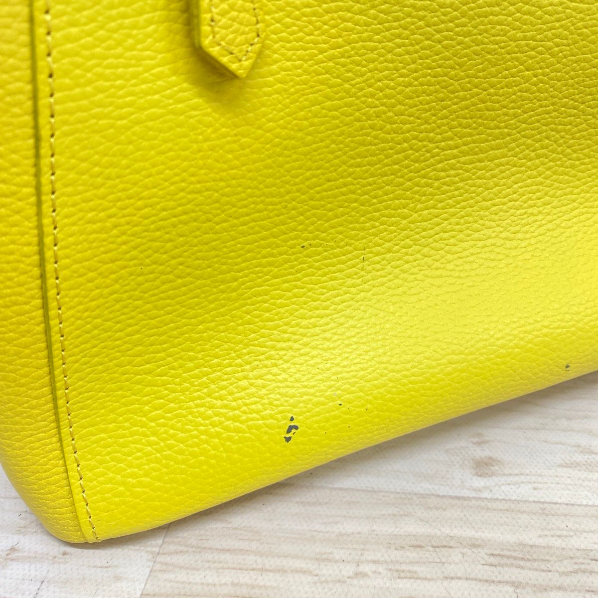 https://assets.mercari-shops-static.com/-/large/plain/2JVEadUaWpwPs4TLD9YbcC.jpg@jpg
