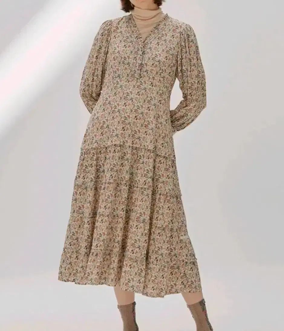 サースデーアイランド 21'FW フラワー パータン スリム ロング ONE PIECE S サイズ
