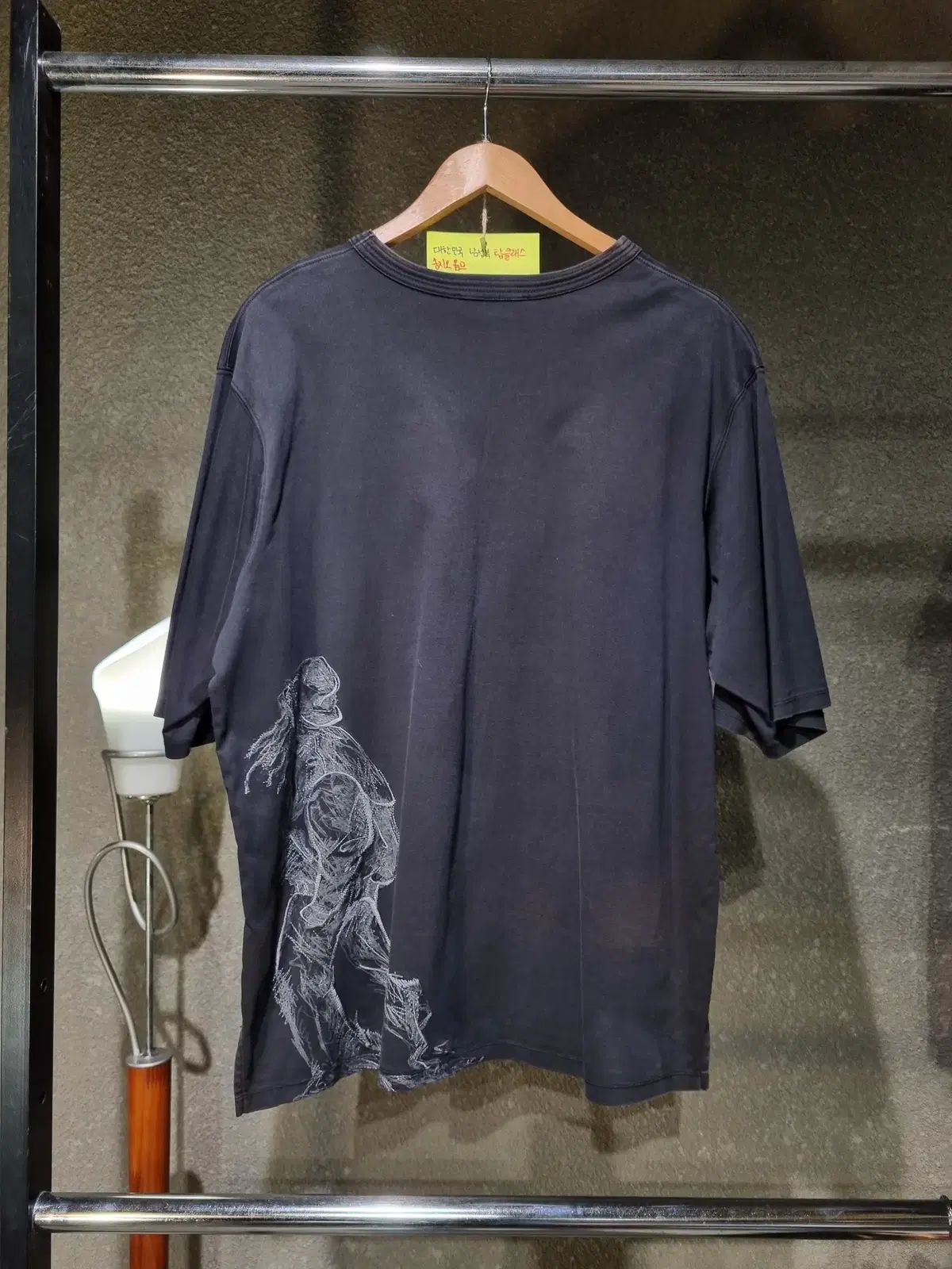 SONGZIO ソンジオメンズ 105サイズ 後ろ身刺繍 ドローイング 半袖 Tシャツ