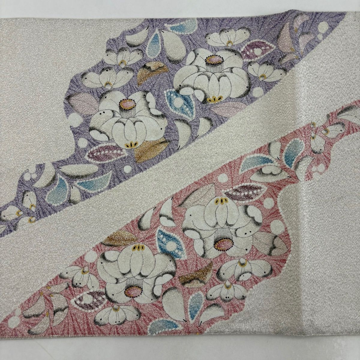 袋帯 名品 落款 関西仕立て 辻が花柄 椿 銀糸 紫 お太鼓柄 正絹 【中古】