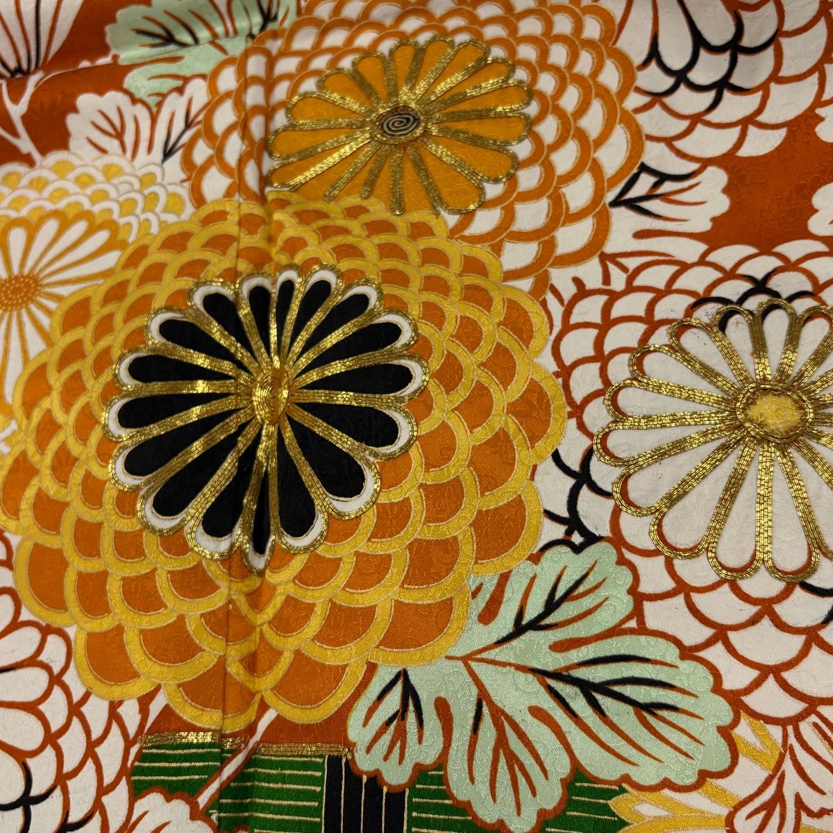 【美品】 振袖 身丈153cm 裄丈63cm S 袷 菊 光悦垣 金糸 金彩 オレンジ 正絹 秀品 【中古】