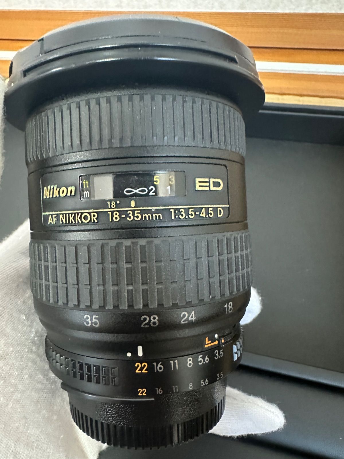 Nikon AF NIKKOR 18-35mm 1:3.5-4.5 D