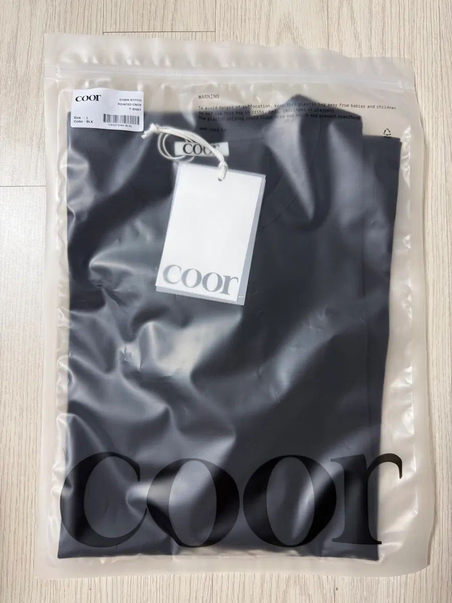 クアー チェーン スティッチ ポインテッド クロップドTシャツ (ブラック) L