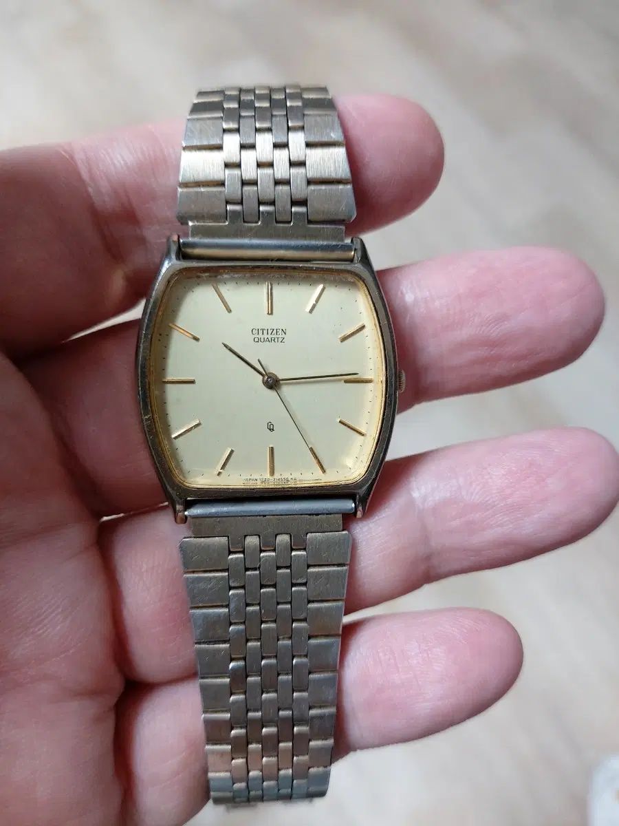 CITIZEN クオーツ メタル ウォッチ 17,186円